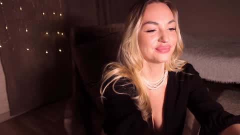 Snapshot of cherry_bomb19 chatting on December 2024 03:20:01 AM CherryBomb online show from December 2024 03:20:01 AM