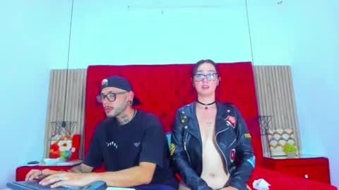 Snapshot of cherry_mew chatting on March 2025 09:29:02 AM Cherry Mew and jean online show from March 2025 09:29:02 AM