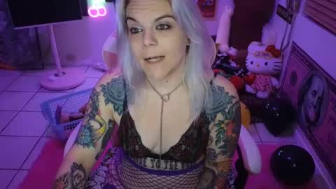 Snapshot of cherryb0mbb0mb chatting on February 2025 09:21:02 AM CherryBombBomb online show from February 2025 09:21:02 AM