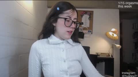 Snapshot of cherrybunny21 chatting on February 2026 04:30:01 AM Sarah Prez online show from February 2026 04:30:01 AM