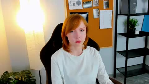 Snapshot of cherrycrushlove chatting on May 2026 06:52:01 AM cherrycrushlove online show from May 2026 06:52:01 AM