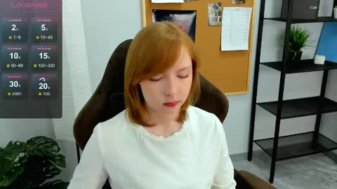 Snapshot of cherrycrushlove chatting on May 2026 05:48:01 AM cherrycrushlove online show from May 2026 05:48:01 AM