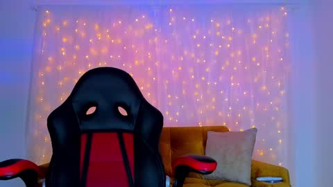 Snapshot of cherylbutler chatting on December 2024 10:39:02 PM Cheryl online show from December 2024 10:39:02 PM