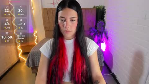 Chiara  online show from September 2025 07:35:01 PM