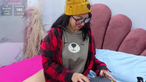 Snapshot of chiarajjones chatting on November 2025 01:33:02 PM CHIARA online show from November 2025 01:33:02 PM