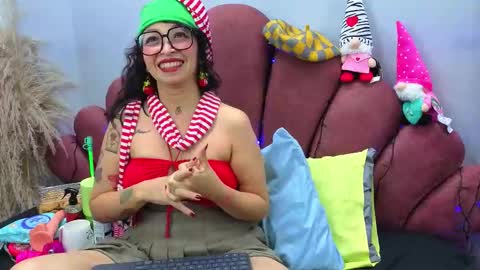 Snapshot of chiarajjones chatting on December 2025 12:47:02 PM CHIARA online show from December 2025 12:47:02 PM