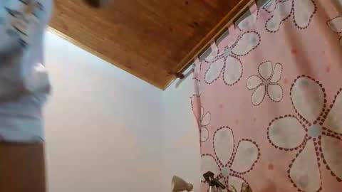 Snapshot of chicarita_fire chatting on December 2025 01:25:01 AM Channel Fire online show from December 2025 01:25:01 AM