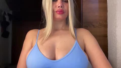 Snapshot of chicasexylatina777 chatting on November 2025 10:09:02 PM sexypau online show from November 2025 10:09:02 PM