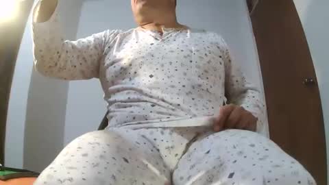 Snapshot of chicoguapo8 chatting on November 2025 08:06:02 AM jorge online show from November 2025 08:06:02 AM