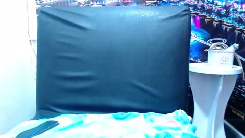 Snapshot of chiky_nastyy chatting on January 2025 06:15:01 PM Chikys online show from January 2025 06:15:01 PM