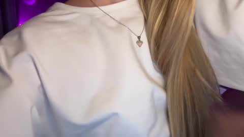 Goddess Vika - owner of all ur money online show from December 2025 06:00:01 AM