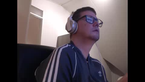 chillzonecam online show from March 2026 06:57:01 PM