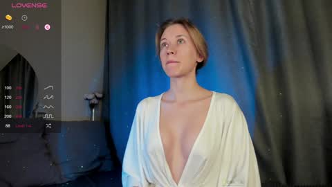 Snapshot of chloe__kiss chatting on January 2025 01:17:01 AM Chloe online show from January 2025 01:17:01 AM