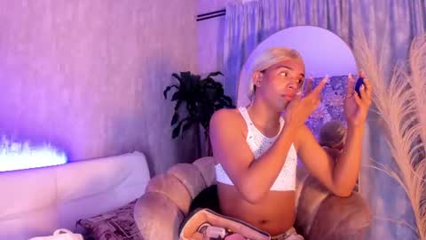 Snapshot of chloe_bronze chatting on June 2026 10:03:02 PM Chloe online show from June 2026 10:03:02 PM