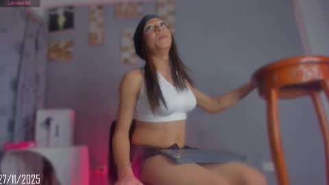 Snapshot of chloe_cooperr chatting on November 2025 03:31:01 AM chloe_cooperr online show from November 2025 03:31:01 AM