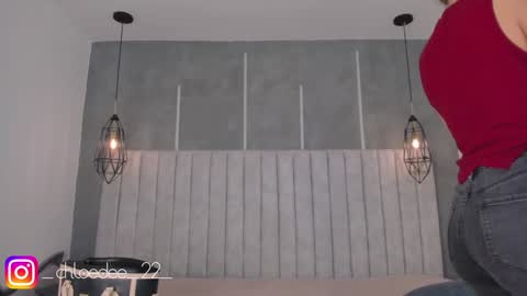 Snapshot of chloe_dee_ chatting on January 2025 10:56:01 AM Chloe online show from January 2025 10:56:01 AM