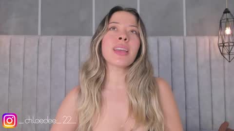 Snapshot of chloe_dee_ chatting on February 2025 02:24:02 PM Chloe online show from February 2025 02:24:02 PM