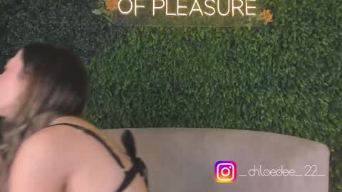 Snapshot of chloe_dee_ chatting on September 2025 11:56:02 AM Chloe online show from September 2025 11:56:02 AM