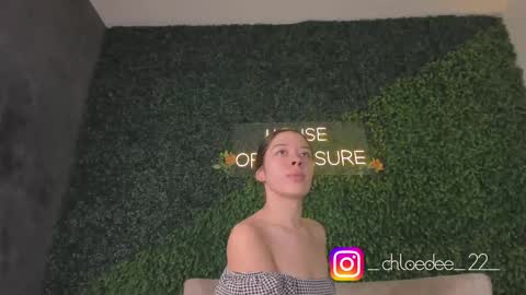 Snapshot of chloe_dee_ chatting on September 2025 11:55:02 AM Chloe online show from September 2025 11:55:02 AM