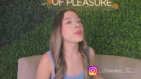 Snapshot of chloe_dee_ chatting on September 2025 11:58:01 AM Chloe online show from September 2025 11:58:01 AM