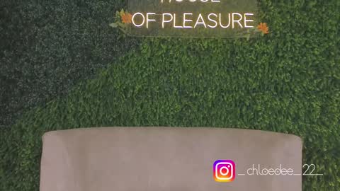 Snapshot of chloe_dee_ chatting on September 2025 12:10:01 PM Chloe online show from September 2025 12:10:01 PM