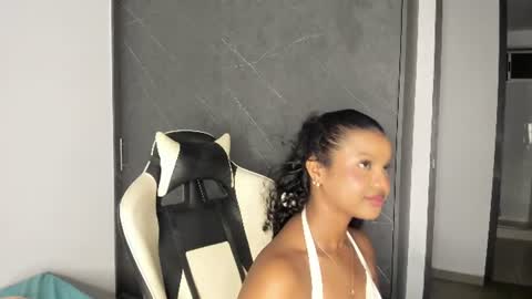 Snapshot of chloe_evans21 chatting on June 2026 11:53:02 PM chloe online show from June 2026 11:53:02 PM