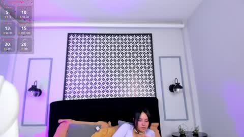 Snapshot of chloe_fischer chatting on December 2024 02:15:01 PM Chloe online show from December 2024 02:15:01 PM