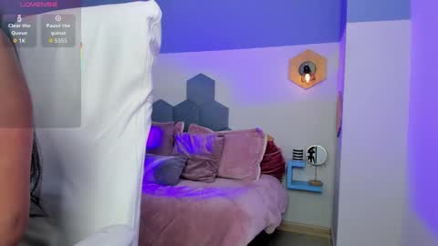 Snapshot of chloe_fischer chatting on September 2025 02:52:01 PM Chloe online show from September 2025 02:52:01 PM