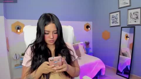 Snapshot of chloe_fischer chatting on November 2025 03:35:01 PM Chloe online show from November 2025 03:35:01 PM