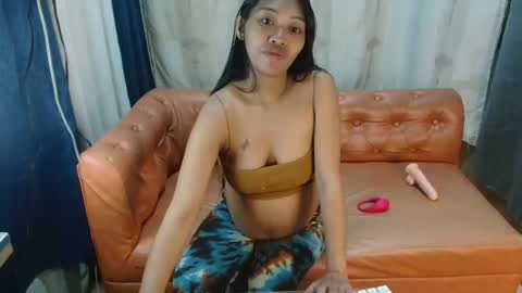 chloe and harlot online show from February 2026 12:37:02 PM