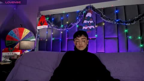 Isabella curly hair - Anastasia short hair  online show from December 2024 04:20:02 PM