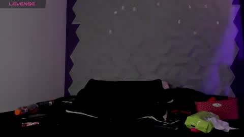 Isabella curly hair - Anastasia short hair  online show from December 2024 08:37:02 PM