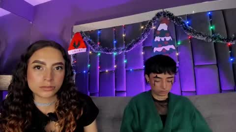 Isabella curly hair - Anastasia short hair  online show from December 2024 09:08:02 PM