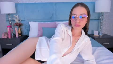 chloe_key online show from May 2026 08:05:01 PM