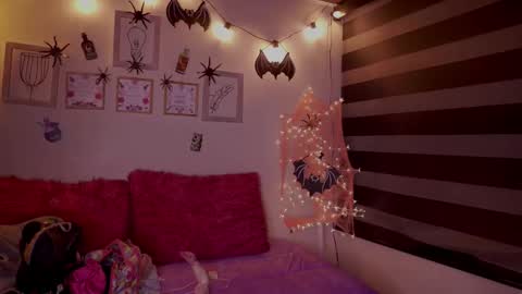 CLOE  online show from October 2025 01:52:02 AM