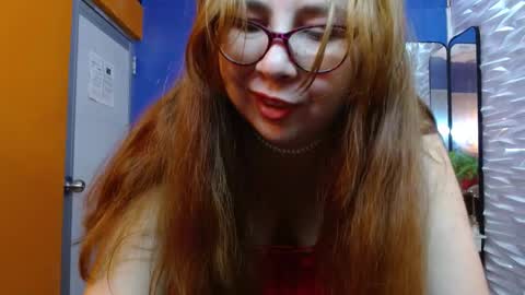 Snapshot of chloe_prg chatting on March 2025 03:51:02 PM chloe_prg online show from March 2025 03:51:02 PM
