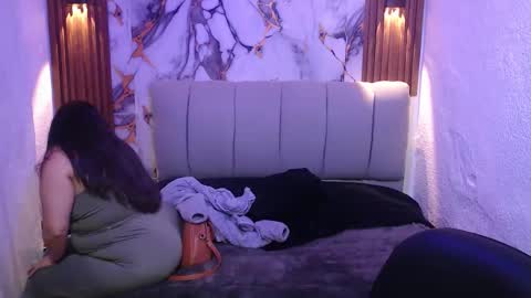 Snapshot of chloe_smith5 chatting on November 2025 01:22:01 PM chloe_smith5 online show from November 2025 01:22:01 PM