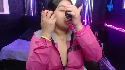Snapshot of chloe_smith5 chatting on May 2026 02:01:02 PM chloe_smith5 online show from May 2026 02:01:02 PM