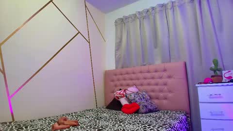 Snapshot of chloe_swarts chatting on June 2026 01:09:01 AM Lulu online show from June 2026 01:09:01 AM
