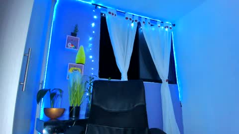 Chloe Miller  online show from December 2024 05:33:02 AM