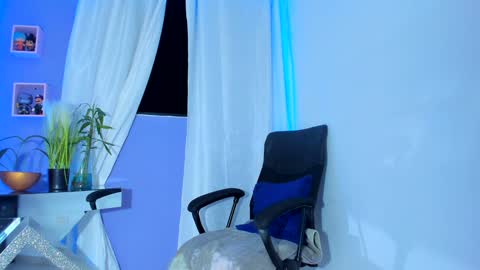 Chloe Miller  online show from January 2025 03:33:01 AM