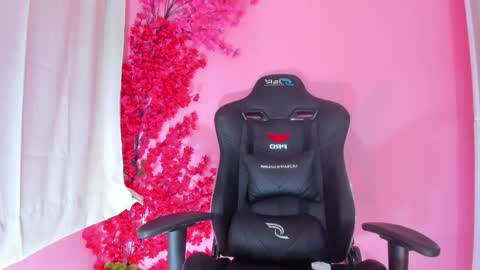 Chloe Miller  online show from December 2025 03:58:02 AM