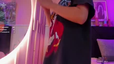   online show from November 2025 07:49:02 PM