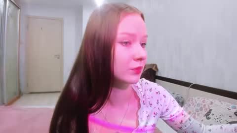 chloe wifey online show from November 2025 01:18:02 PM