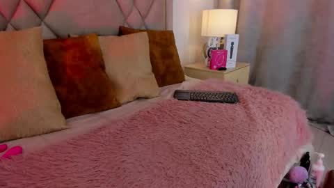 chloe_wilson7 online show from November 2025 02:03:01 AM