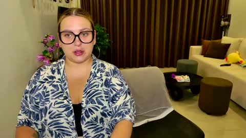 Eva and Sandra online show from April 2026 08:09:02 PM