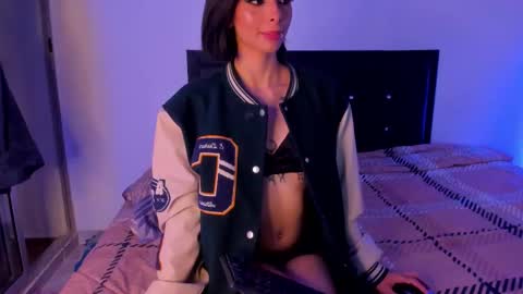  3 online show from November 2025 04:37:02 AM