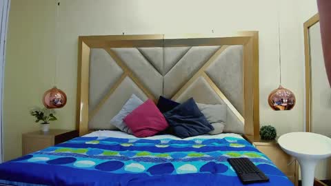 chloeashfoord online show from April 2026 12:09:02 PM