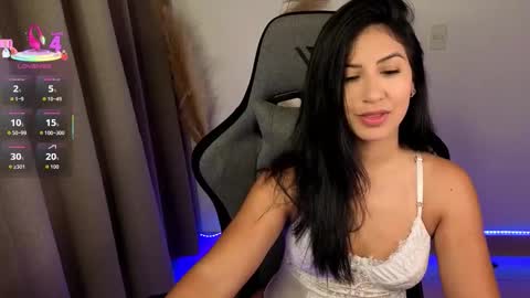 Snapshot of chloebum_ chatting on May 2026 11:04:01 AM Chloe online show from May 2026 11:04:01 AM