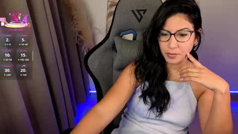 Snapshot of chloebum_ chatting on May 2026 11:04:02 AM Chloe online show from May 2026 11:04:02 AM